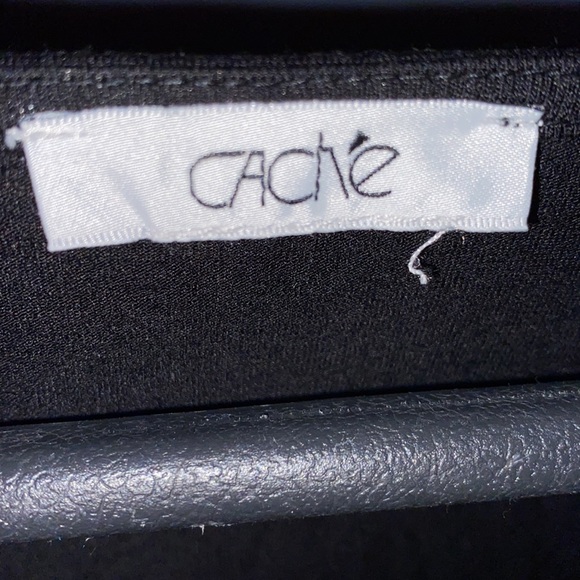 NWOT. Cache black, v-neck, tie blouse. - Picture 4 of 6